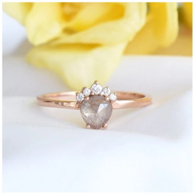 Eppi Perfekter Verlobungsring mit einem hellrosa Diamanten Zita