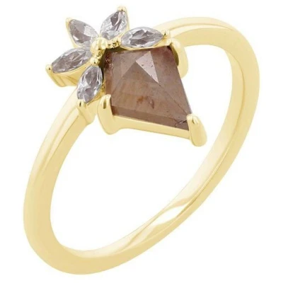 Eppi Ring mit einem Salt and Pepper Diamanten und weißen Moissaniten Leony
