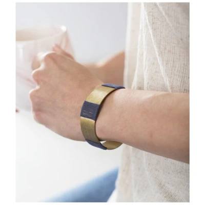 Frida Feeling Armreif Kaia, gold-farben / navy