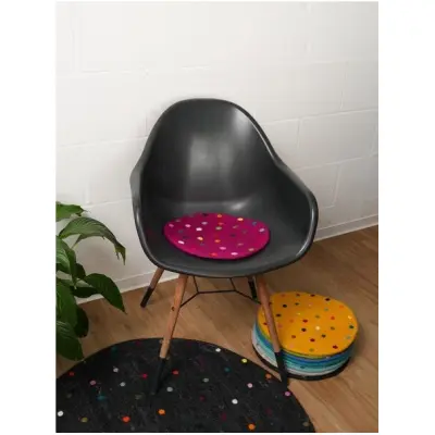 Frida Feeling Sitzkissen 'Spotty' aus Filz mit bunten Tupfen (Durchmesser ca. 35 cm)
