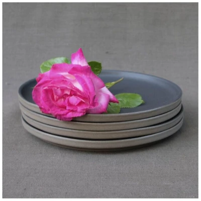Izanami Tableware Handgemachter Großer Teller 4-6-8 Set (⌀ 25,5 cm) aus Steinzeug - Lietzensee