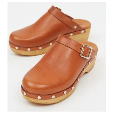 Jutelaune Clogs Schlüpfschuh cognac braun mit goldenen Nieten