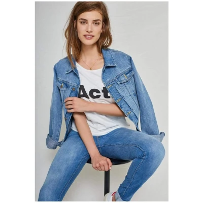 Kuyichi Damen vegan Jeansjacke Chelsea Vintage Hellblau