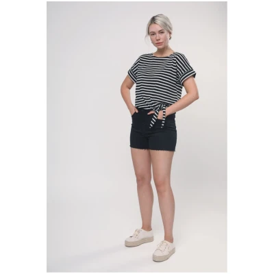 LOVJOI Damen vegan Denim Shorts Frittilary Schwarz Denim