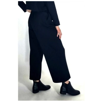 LUMEN organic Hose WIDE Struktur