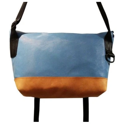 Leonca Messenger Bag aus Turnmatte & Lederboden oder Lederdeckel