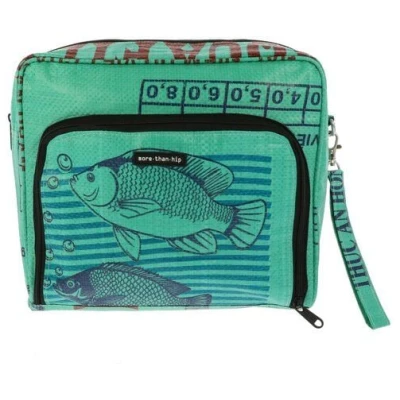 MoreThanHip Kulturtasche aus recycelten Fischfutterbeuteln - Lexi