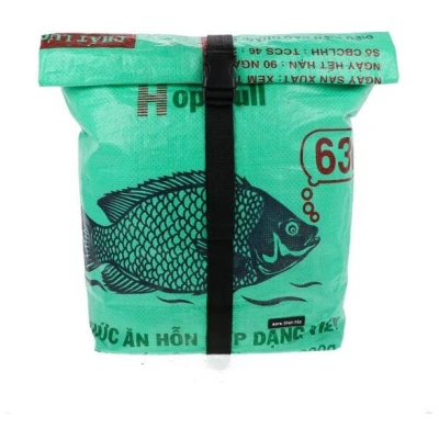 MoreThanHip Rolltop Laptop 15.6 inch Rucksack aus recycelten Zement- oder Fischfuttersäcken - Chamroeun