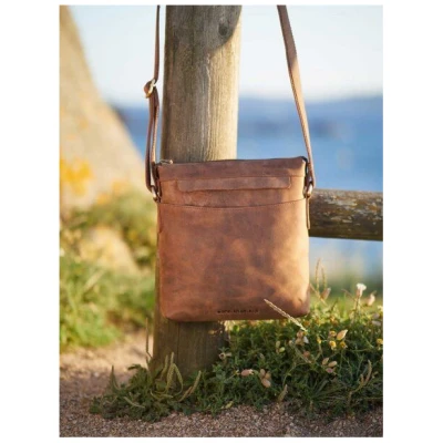 MoreThanHip Umhängetasche aus mattbraunem Vintage-Öko-Leder - Basil