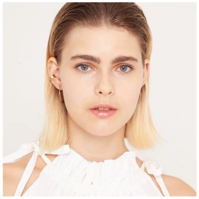 Natascha von Hirschhausen schlichter ear cuff