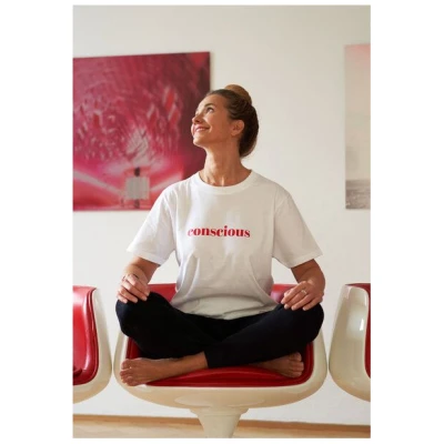 Natural Born Yogi Statement Yoga T-Shirt Conscious