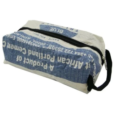 Nyuzi Blackwhite Kulturbeutel | Upcycling Waschtasche aus altem Zementsack