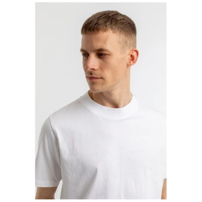 Rotholz T-Shirt mit breitem Kragen aus Bio-Baumwolle