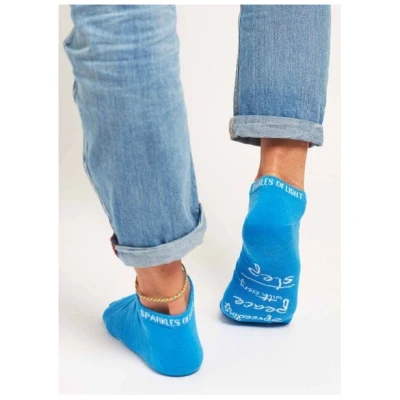 SPARKLES OF LIGHT SPREADING PEACE Unisex Sneakersocken aus Biobaumwolle