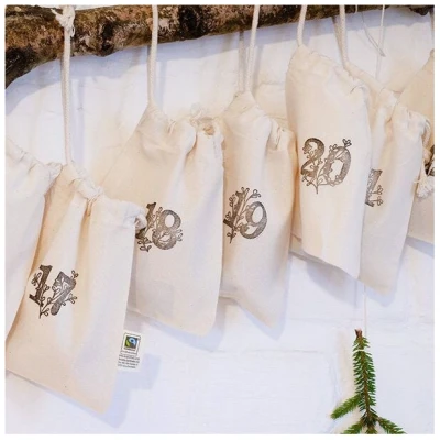 STUDIO KARAMELO Adventskalender mit 24 Baumwollsäckchen