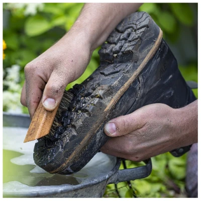 Schuhbürste für Wanderschuhe