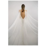 SinWeaver alternative fashion Brautkleid mit Rückenausschnitt und abnehmbarem Schleier