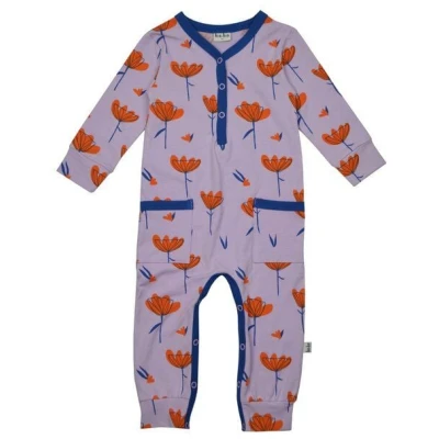 Strampler mit Wildblumendruck von baba Kidswear