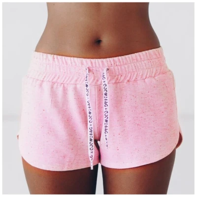 The Driftwood Tales Kurze, sportliche Damenhose mit breitem Bund und DRIFTWOOD-Kordelzug