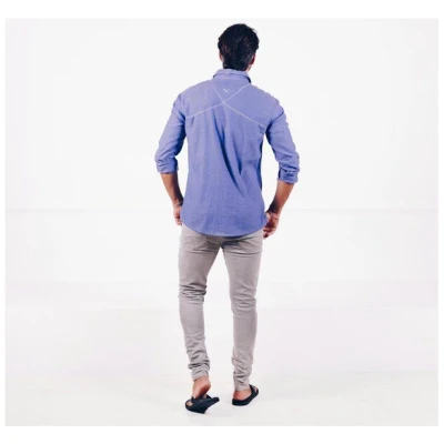 The Driftwood Tales Mittelblaues Hemd aus recycelten Materialien