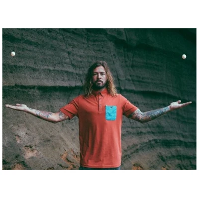 The Driftwood Tales Rotes Poloshirt / Graues Poloshirt / Graues Poloshirt mit DRIFTWOOD emblem
