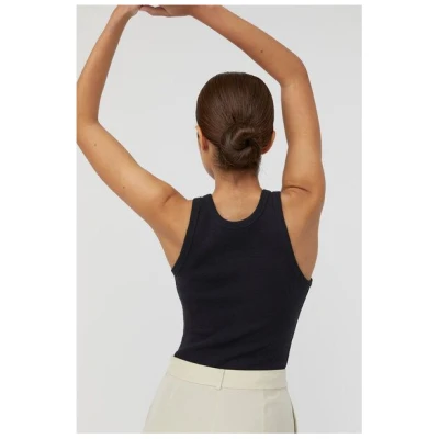 The Slow Label Geripptes Tank Top aus Bio- und recycelter Baumwolle / Wendbar