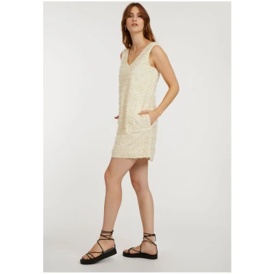 ThokkThokk Damen vegan Kleid V-Ausschnitt Cloud Cream
