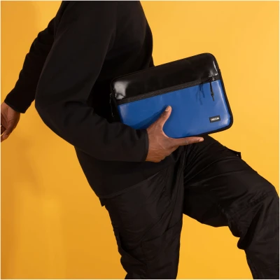 UNBEGUN Herren vegan Laptop-Hülle Fronttasche Schwarz Blau