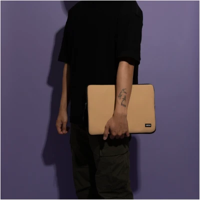 UNBEGUN Herren vegan Laptop Sleeve Sand Beige