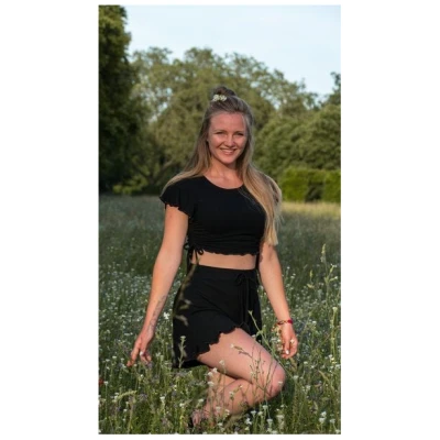 Vivien Joy Farrah Crop T-shirt mit Schmetterlingsärmel