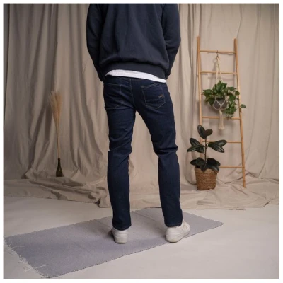 Vresh Clothing Valco - Regular Jeans aus Biobaumwoll-Mix