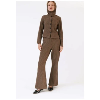 amt.studio Turron Pants - bequeme Stoffhose Schlaghose mit Gummibund gestreift aus Bio-Baumwolle