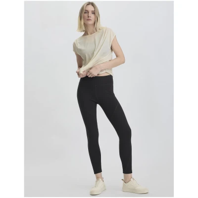 hessnatur Loungewear Leggings Fitted Medium Cut ACTIVE FUNCTIONAL aus Bio-Merinowolle mit Bio-Baumwolle - schwarz - Größe 34