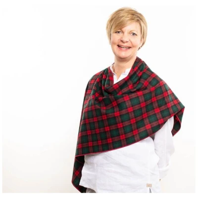 nahtur-design wärmender Poncho und Schulterwärmer aus 100% Schurwolle