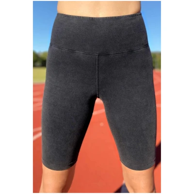 nice to meet me Damen vegan Essential Biker Shorts Schwarz