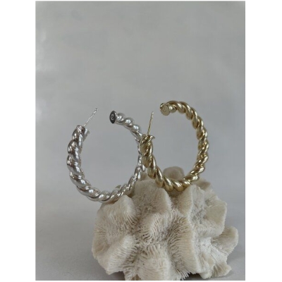 noemvri fashion label Mia Creole