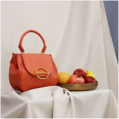 nuuwai Damen vegan Umhängetasche Lica Apricot