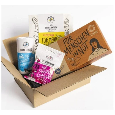 social product social impact x NGO BUNDLE - Geschenke-Set - Meersalz - Taschentuch - Schwammtuch - Himbeeren in Zartbitter Schokolade