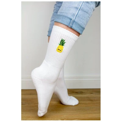 sticknic Socken mit Ananas Motiv gestickt - Minimalistische Stickerei - Tennissocken - Kuschelsocken - Geschenk