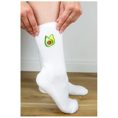 sticknic Socken mit Avocado Motiv gestickt - Minimalistische Stickerei - Tennissocken - Kuschelsocken - Geschenk