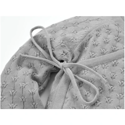 Baby Jacke zum Wickeln Bio-Baumwolle Ajourstrick Blümchen graphit Gr. 50/56