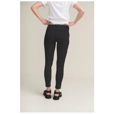 Basic Apparel High-Waist Jeans EVE aus Bio-Baumwolle