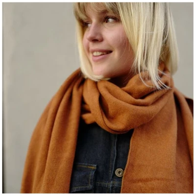 Liebe Deinen Planeten Organic XL Kuschel Schal aus 100% Bio Baumwolle mit besonders weichem und flauschigem Touch