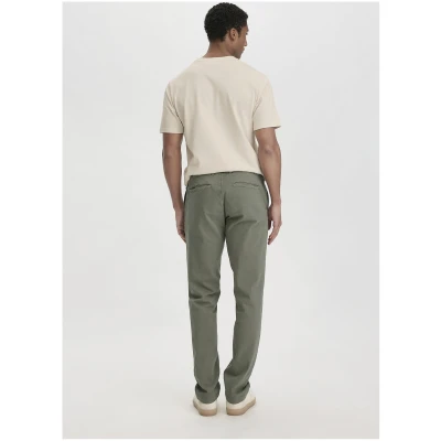 hessnatur Herren Chino LENN Regular aus Bio-Baumwolle - grün - Größe 30/32
