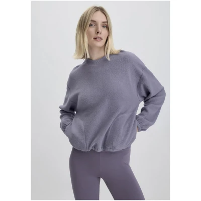 hessnatur Loungewear Fleece Sweatshirt Relaxed ACTIVE LIGHT aus Bio-Baumwolle - lila - Größe L