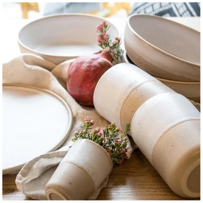 EDDA stoneware Handgemachter Steingut Becher Aalina - Weiß und Beige (⌀ 8 x 10 cm, 0,35 L)
