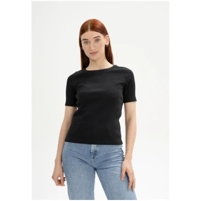 Geripptes T-Shirt Modell: Jasleen GOTS