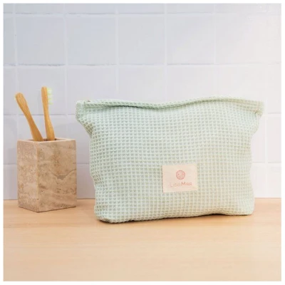 LisaMar Kosmetiktasche aus Baumwolle Waffel Piqué - Handgefertigt - Make-Up Organizer, Kulturbeutel, Schminktasche, Hellgrün, innen Rosa.