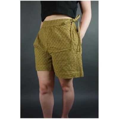Shorts Modell: Maya
