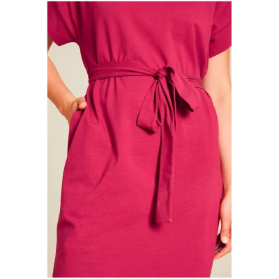 Tailliertes Minikleid